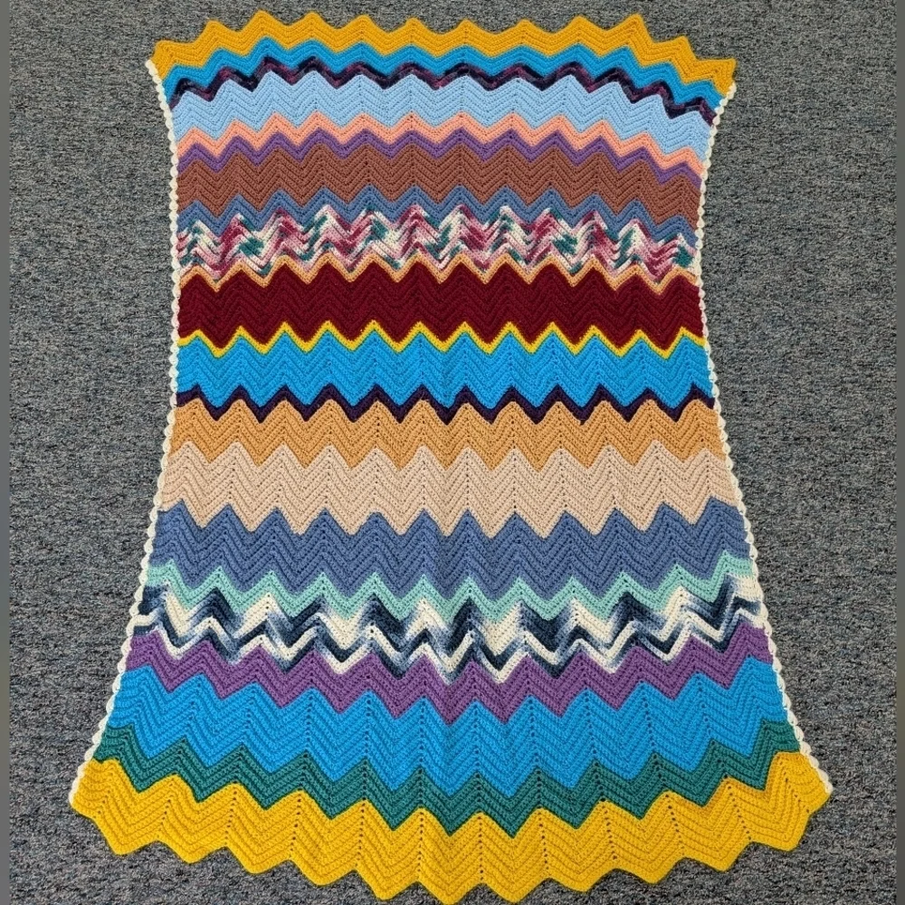 Vintage Handmade Zig Zag Large Colorful Afghan Throw Blanket